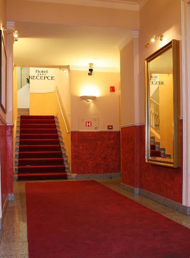 Corner Hotel U Divadla*** - Znojmo Extérieur photo