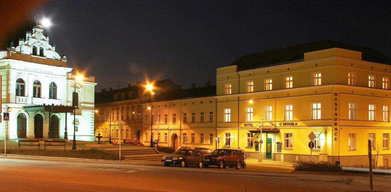 Corner Hotel U Divadla*** - Znojmo Extérieur photo
