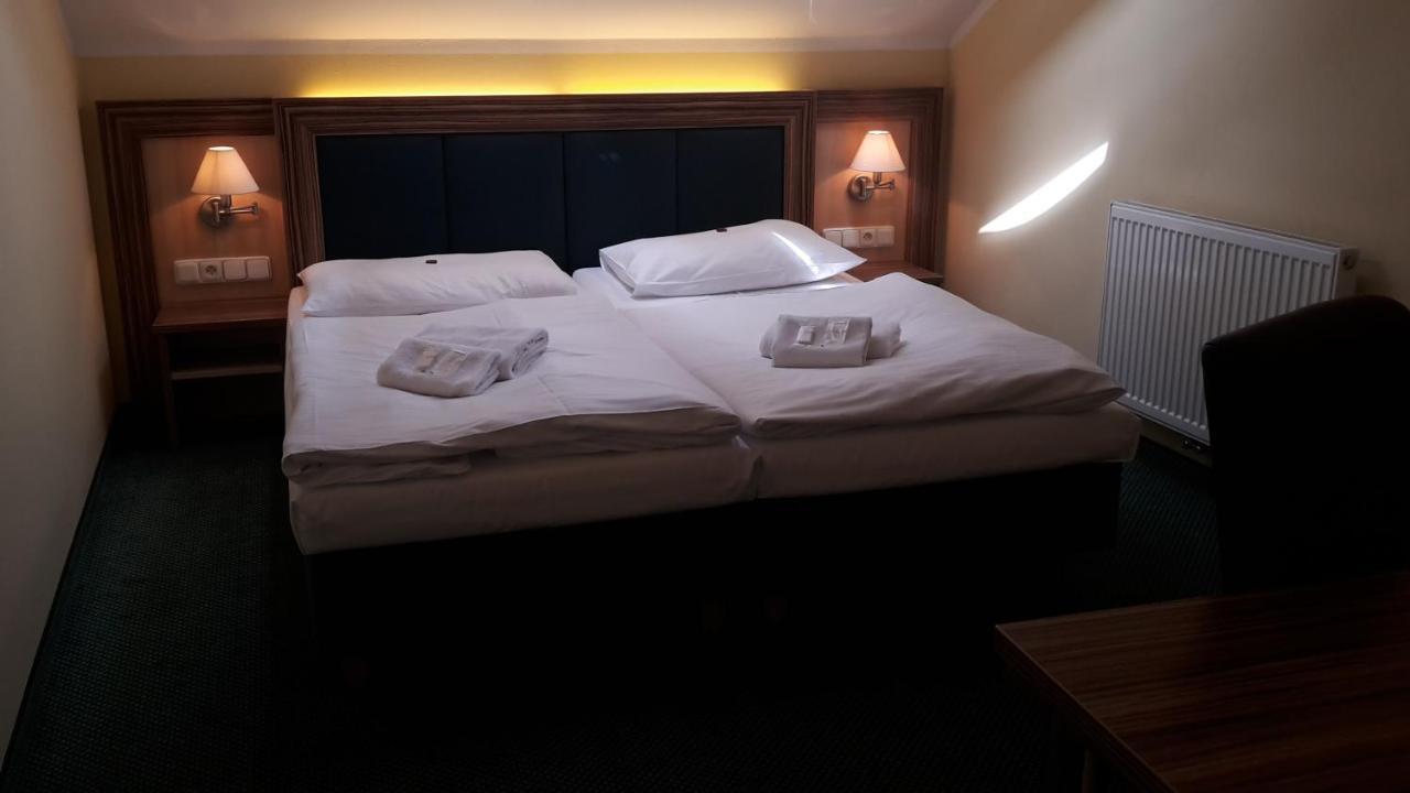 Corner Hotel U Divadla*** - Znojmo Extérieur photo