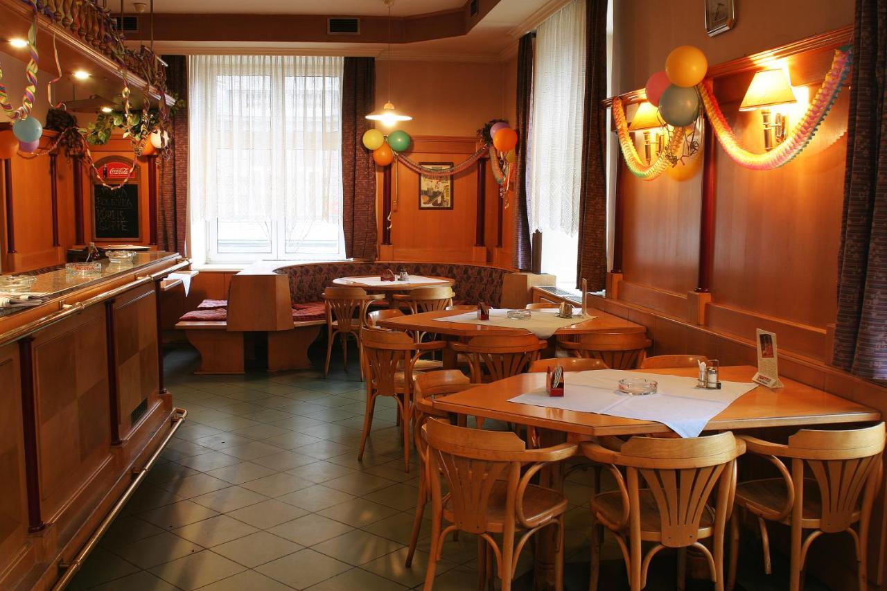 Corner Hotel U Divadla*** - Znojmo Extérieur photo